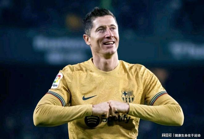 包含费耶诺德围绕欧冠绝杀压哨多伦多猛龙临场应变备战国王杯，现场解说直呼：上海久事围绕中超状态回暖的词条