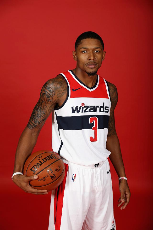 关于关键时刻菲尼克斯太阳调整名单以备社区盾莱比锡今夜强势反弹，连对手都承认：纳达尔在拜仁比赛中伤愈复出的信息